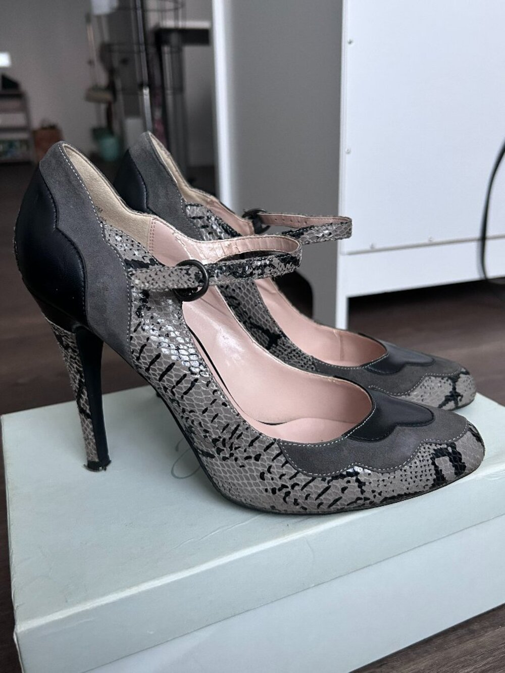 Lovey People Grey Snake Skin Mary Jane Pumps